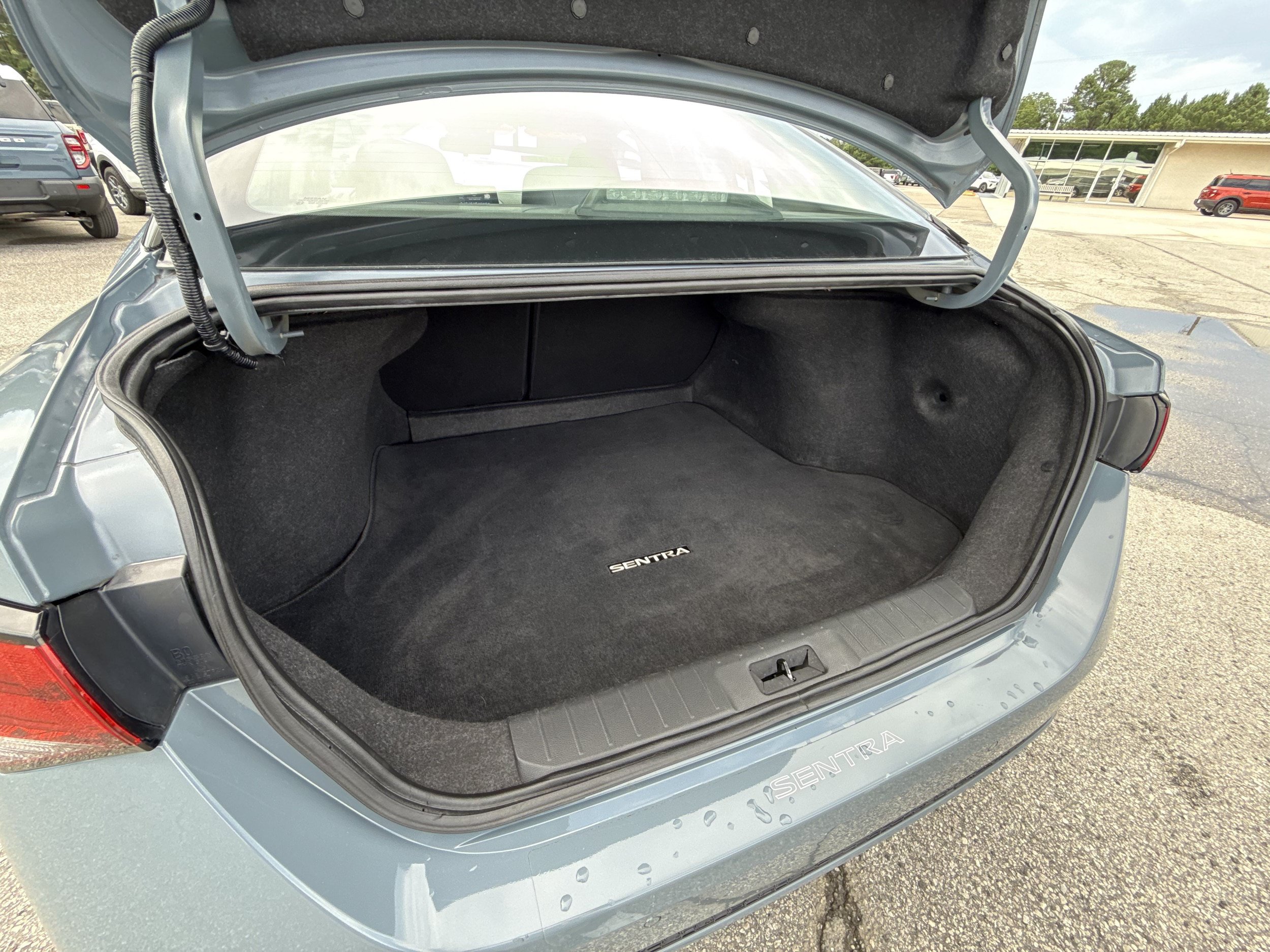 Used 2024 Nissan Sentra SV FWD image 23