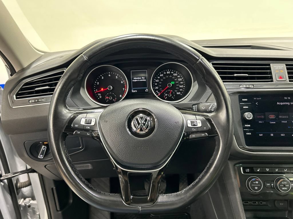 Used 2018 Volkswagen Tiguan SE w/ Panoramic Sunroof Package AWD/4WD image 16