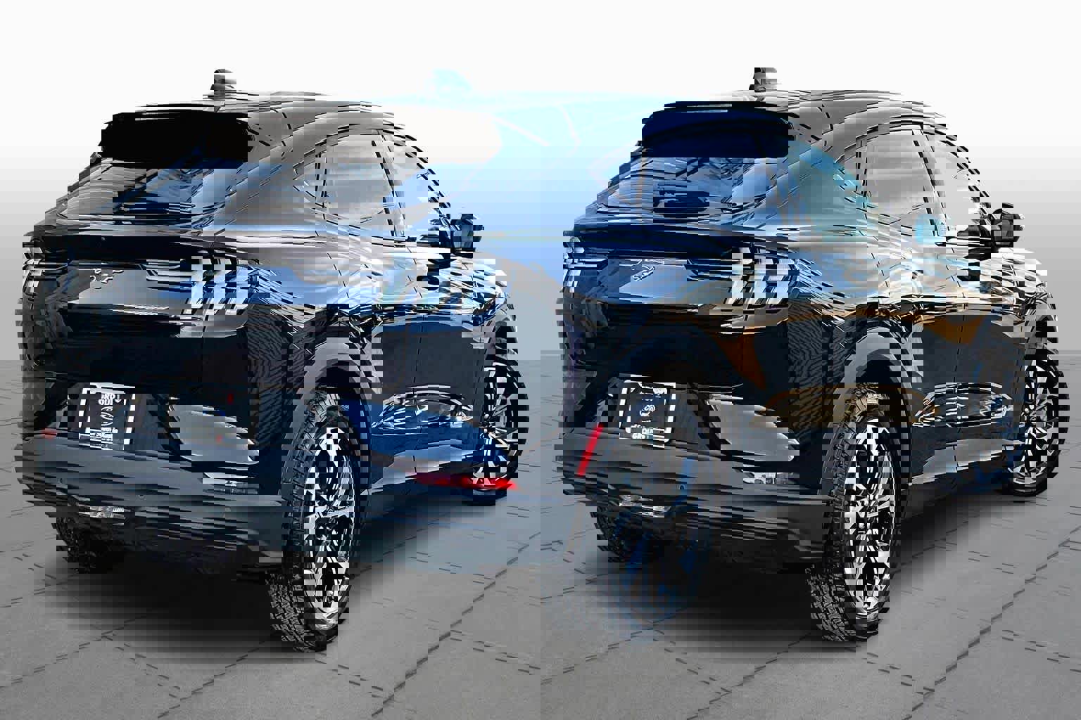 Certified 2025 Ford Mustang Mach-E Select w/ Comfort Package Lite image 6