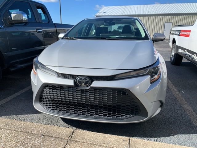 Used 2021 Toyota Corolla LE image 2