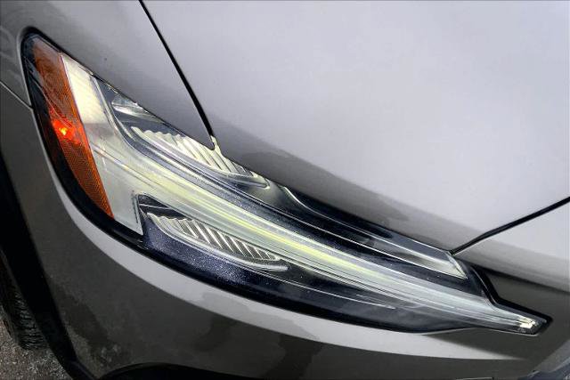 Used 2020 Volvo V60 T5 Cross Country w/ Protection Package Premier image 27