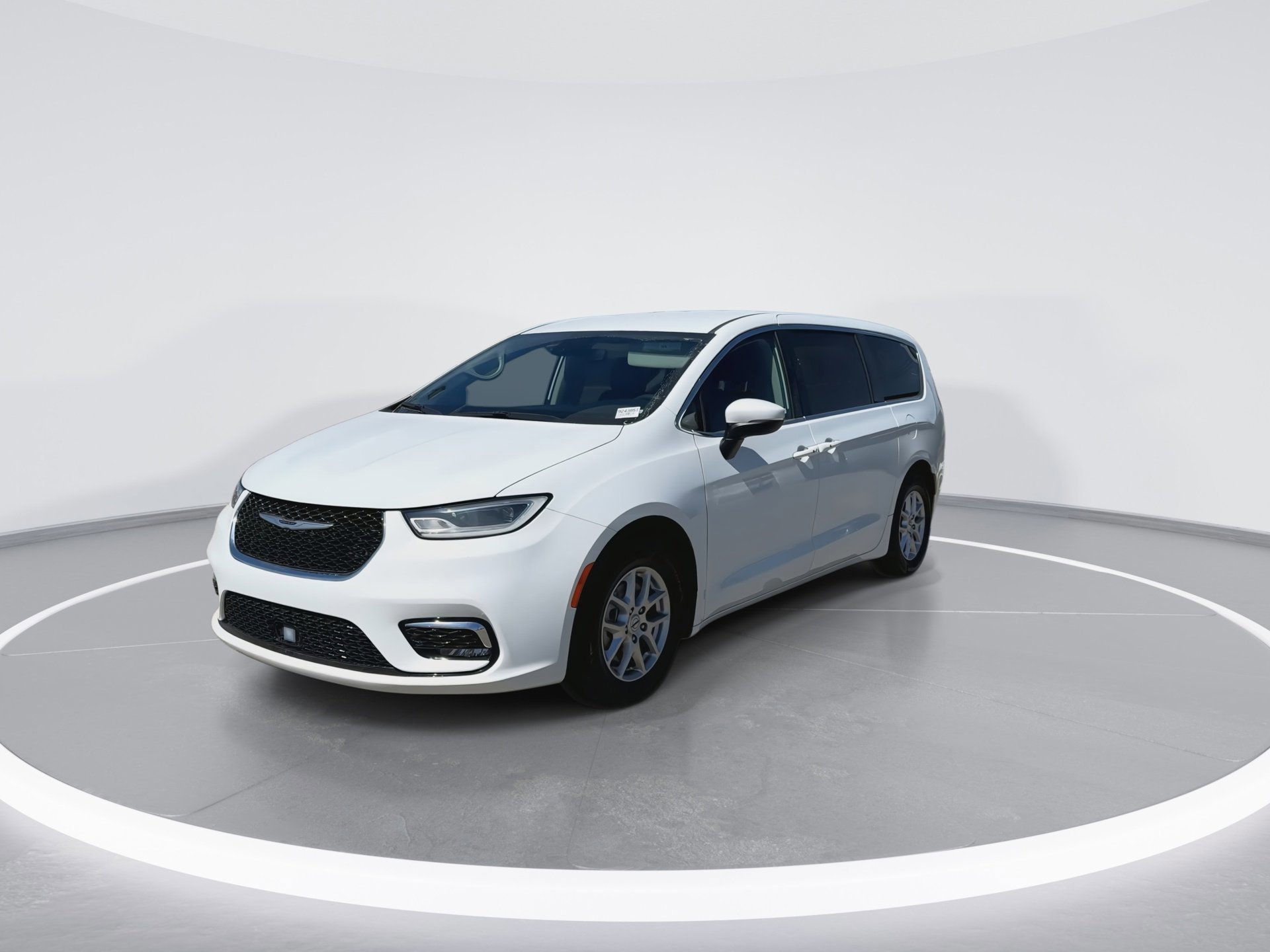 Used 2023 Chrysler Pacifica Touring-L image 9