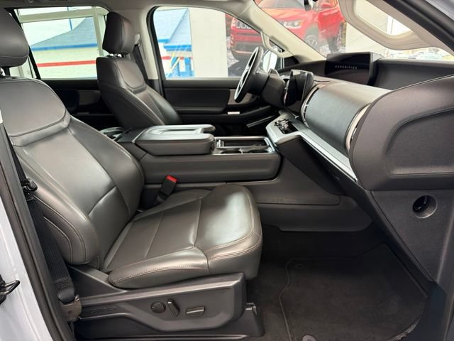 Certified 2025 Ford Expedition Active AWD/4WD image 19