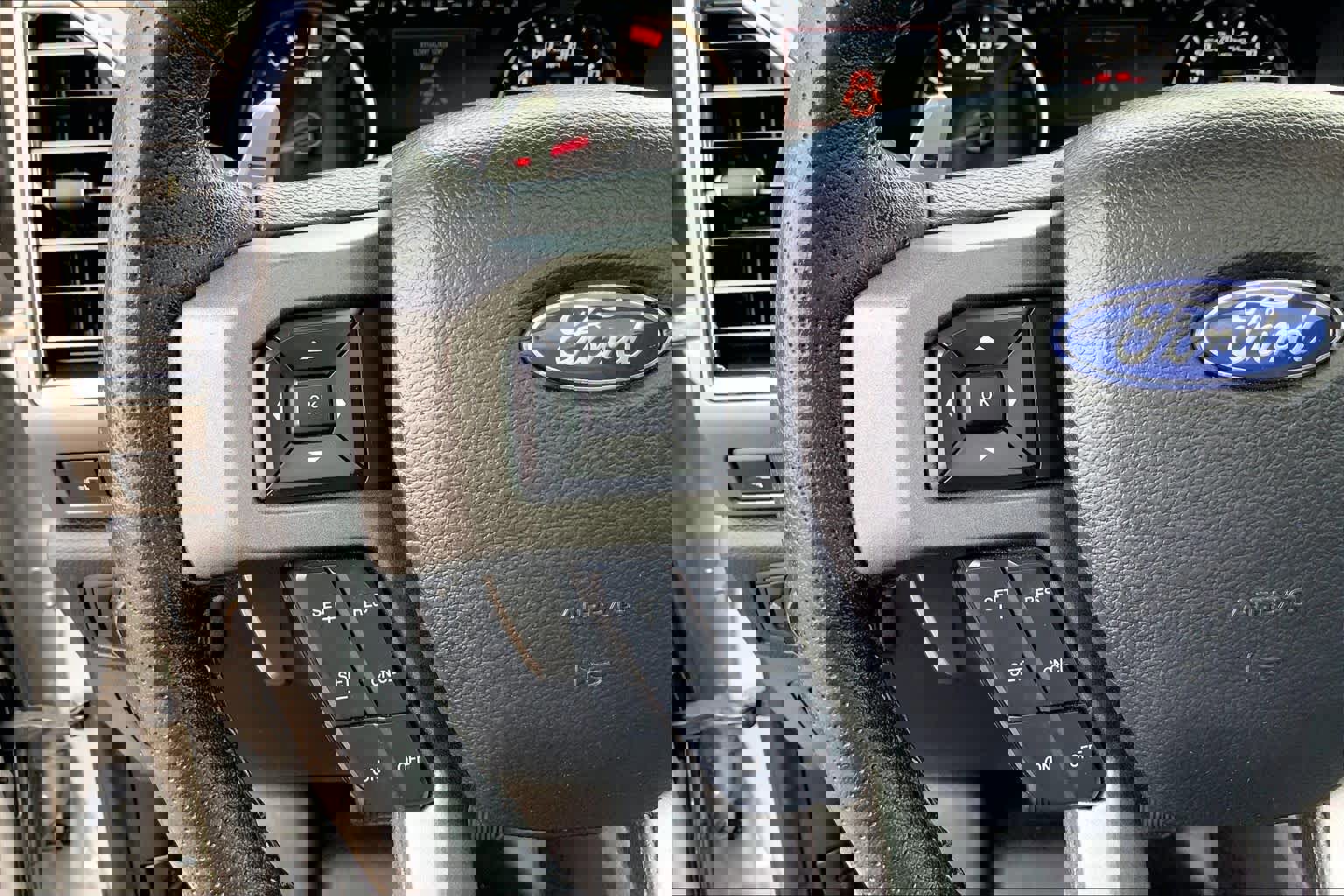 Certified 2019 Ford F150 Raptor w/ Equipment Group 802A Luxury image 23