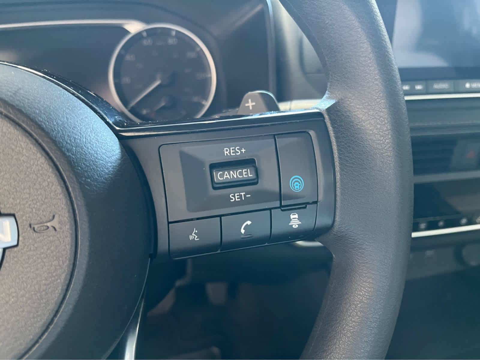 Used 2023 Nissan Rogue SV AWD/4WD image 27