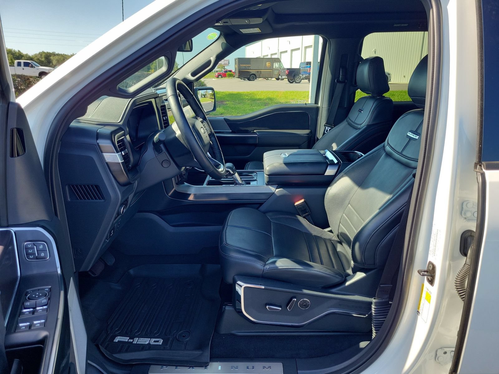 Certified 2025 Ford F150 Platinum w/ Equipment Group 702A High AWD/4WD image 17