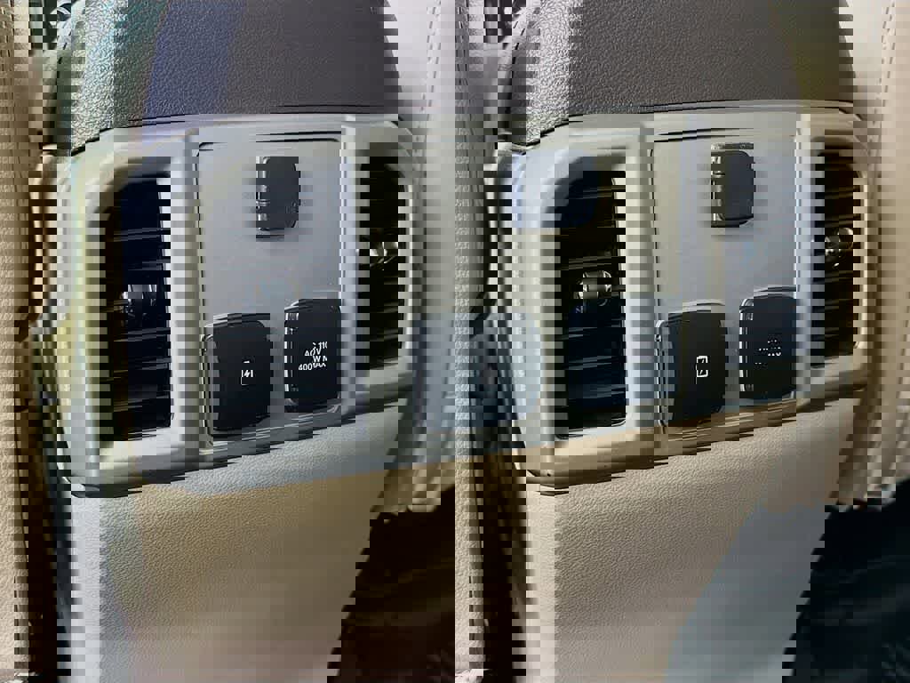 Certified 2019 Ford F150 Lariat image 16