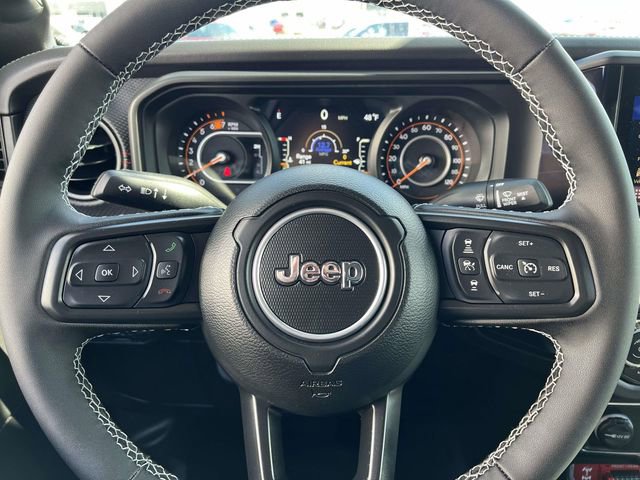 Used 2025 Jeep Wrangler Rubicon w/ Convenience Group image 16