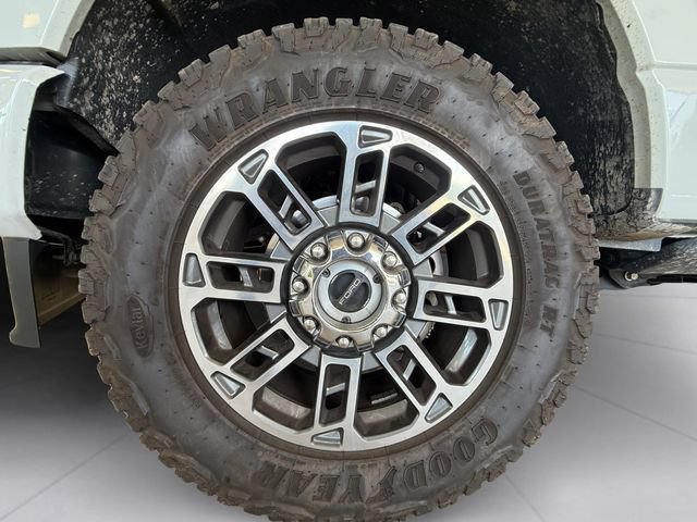 Certified 2025 Ford F350 Platinum w/ Platinum Plus Package AWD/4WD image 9