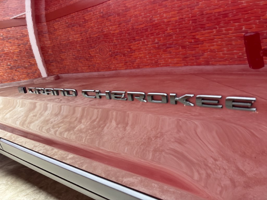 Used 2023 Jeep Grand Cherokee Altitude AWD/4WD image 7