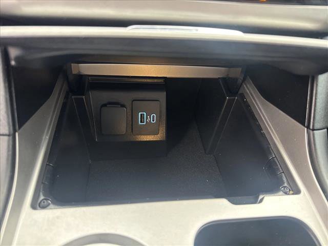 Certified 2023 Ford Explorer XLT RWD image 11