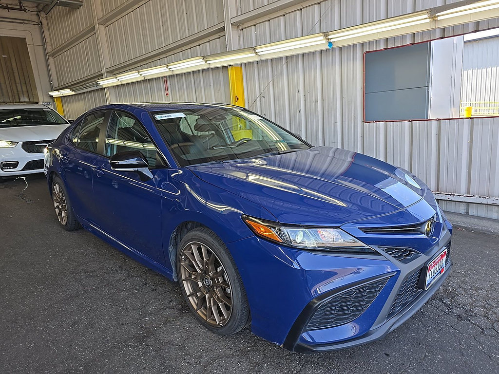 Used 2024 Toyota Camry SE FWD image 3