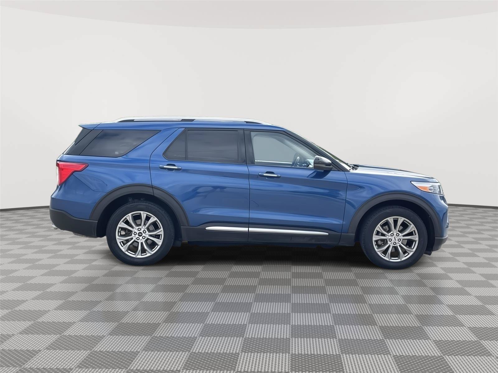 Certified 2021 Ford Explorer Limited AWD/4WD image 6