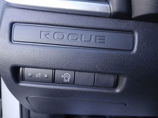 Used 2023 Nissan Rogue S FWD image 18