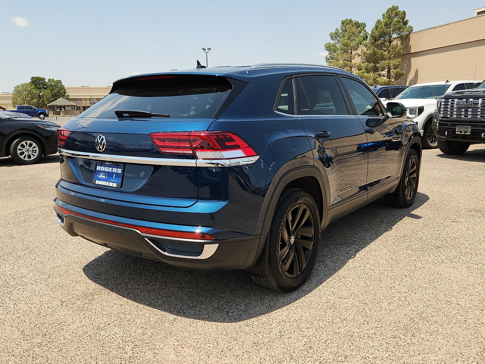 Used 2023 Volkswagen Atlas Cross Sport SE w/ Black Wheel Package FWD image 7