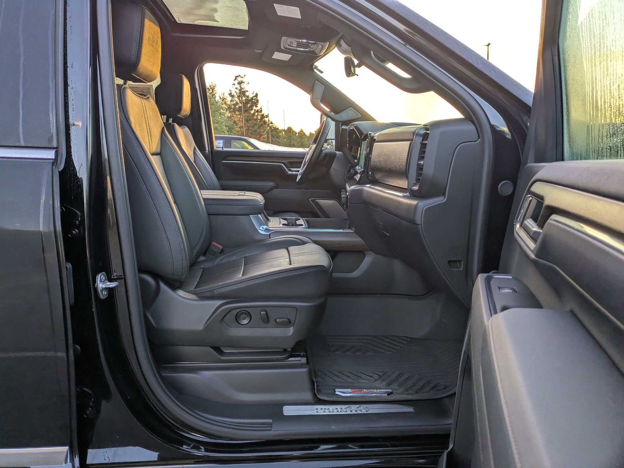 Used 2025 Chevrolet Silverado 2500 High Country w/ Technology Package image 42