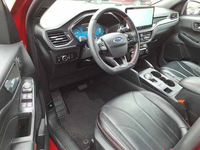 Certified 2025 Ford Escape ST-Line Elite w/ Premium Technology Package image 10
