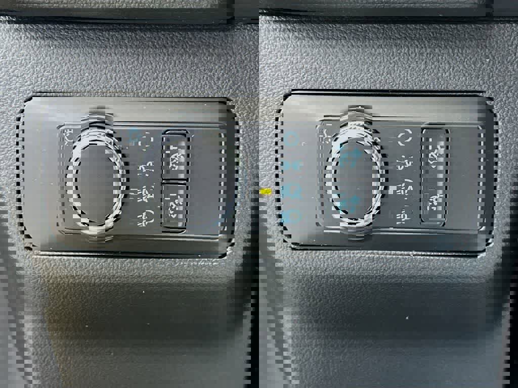 Certified 2022 Ford Escape S image 25