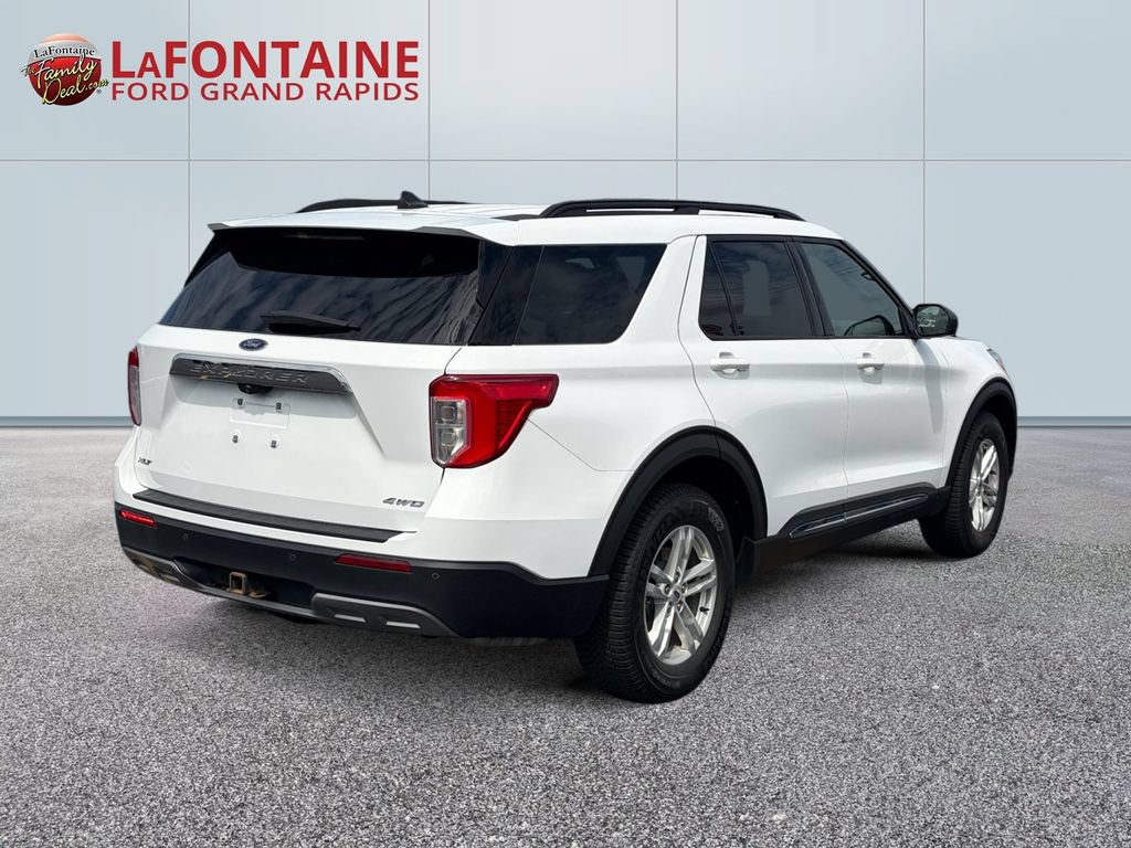 Certified 2022 Ford Explorer XLT w/ Equipment Group 202A AWD/4WD image 7