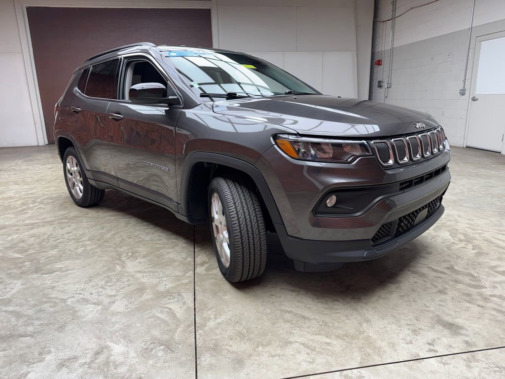 Used 2022 Jeep Compass Latitude image 5
