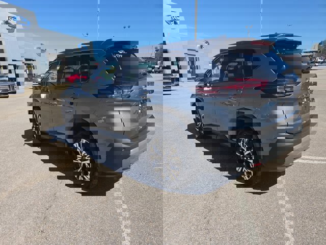 Used 2023 Nissan Rogue SV image 5