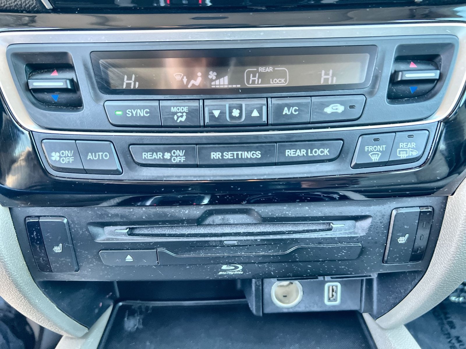 Used 2020 Honda Pilot Touring image 28