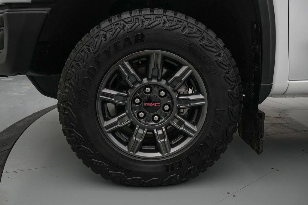 Used 2024 GMC Sierra 1500 AT4X image 11