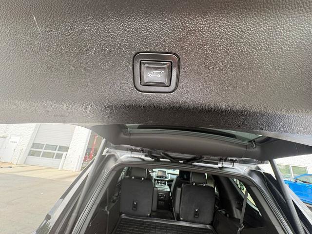 Used 2021 Chevrolet Tahoe Premier w/ Premium Package AWD/4WD image 29