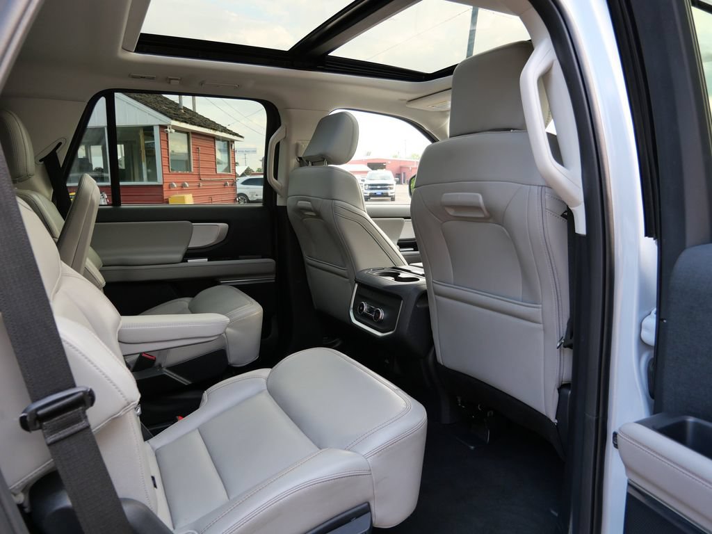 Certified 2025 Ford Expedition Active AWD/4WD image 13