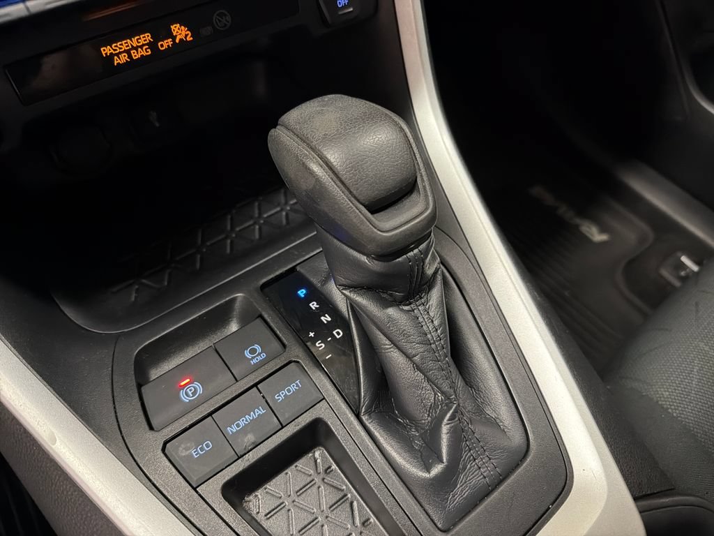 Used 2020 Toyota RAV4 XLE FWD image 27