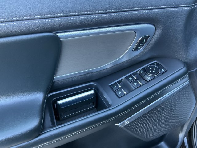 Certified 2025 Ford Expedition Max Platinum AWD/4WD image 10