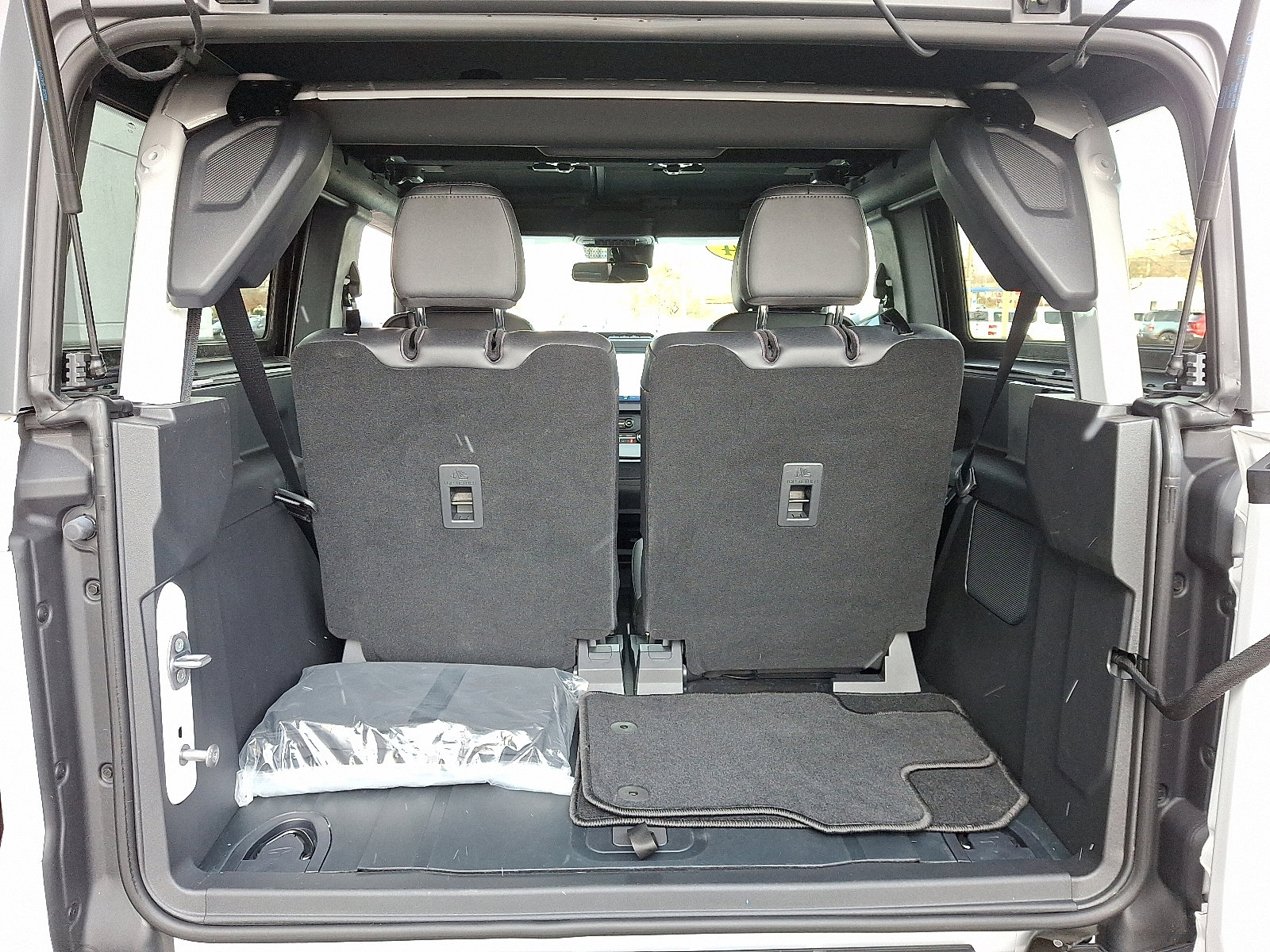 Certified 2024 Ford Bronco Black Diamond image 29