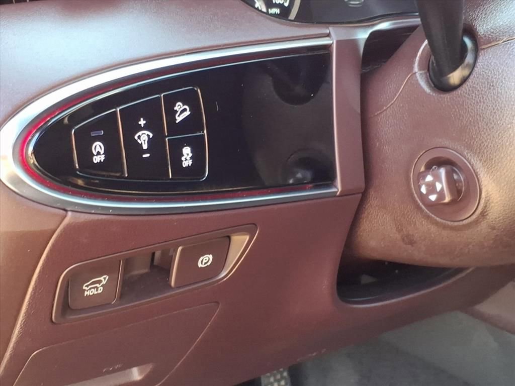 Used 2022 Genesis GV70 2.5T w/ Advanced Package image 19