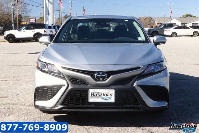 Used 2024 Toyota Camry SE image 6