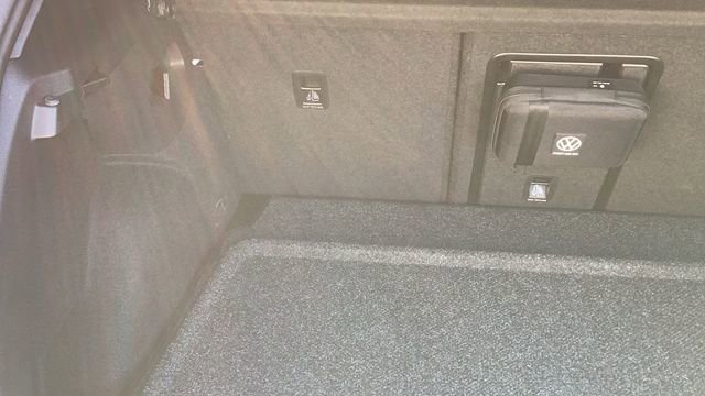 Used 2024 Volkswagen GTI SE image 10