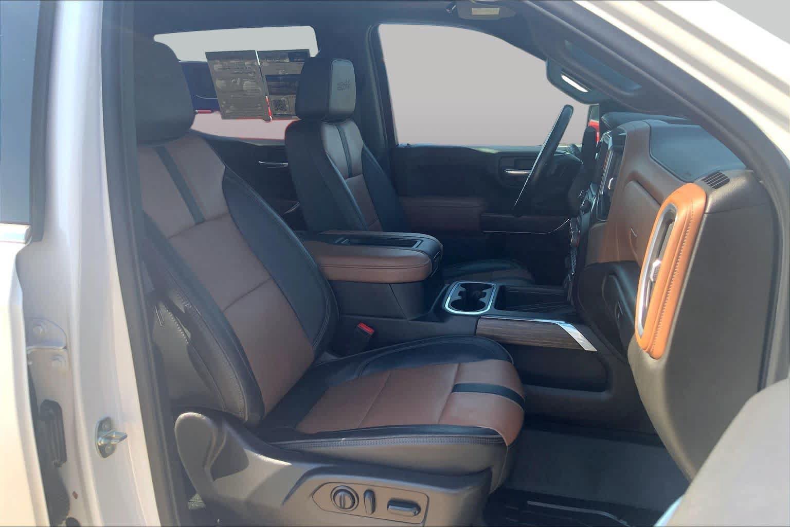 Used 2022 Chevrolet Silverado 1500 High Country w/ LPO, Dark Essentials Package AWD/4WD image 9