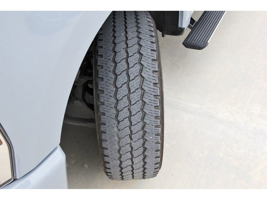 Certified 2025 Ford F350 Platinum w/ FX4 Off-Road Package AWD/4WD image 30