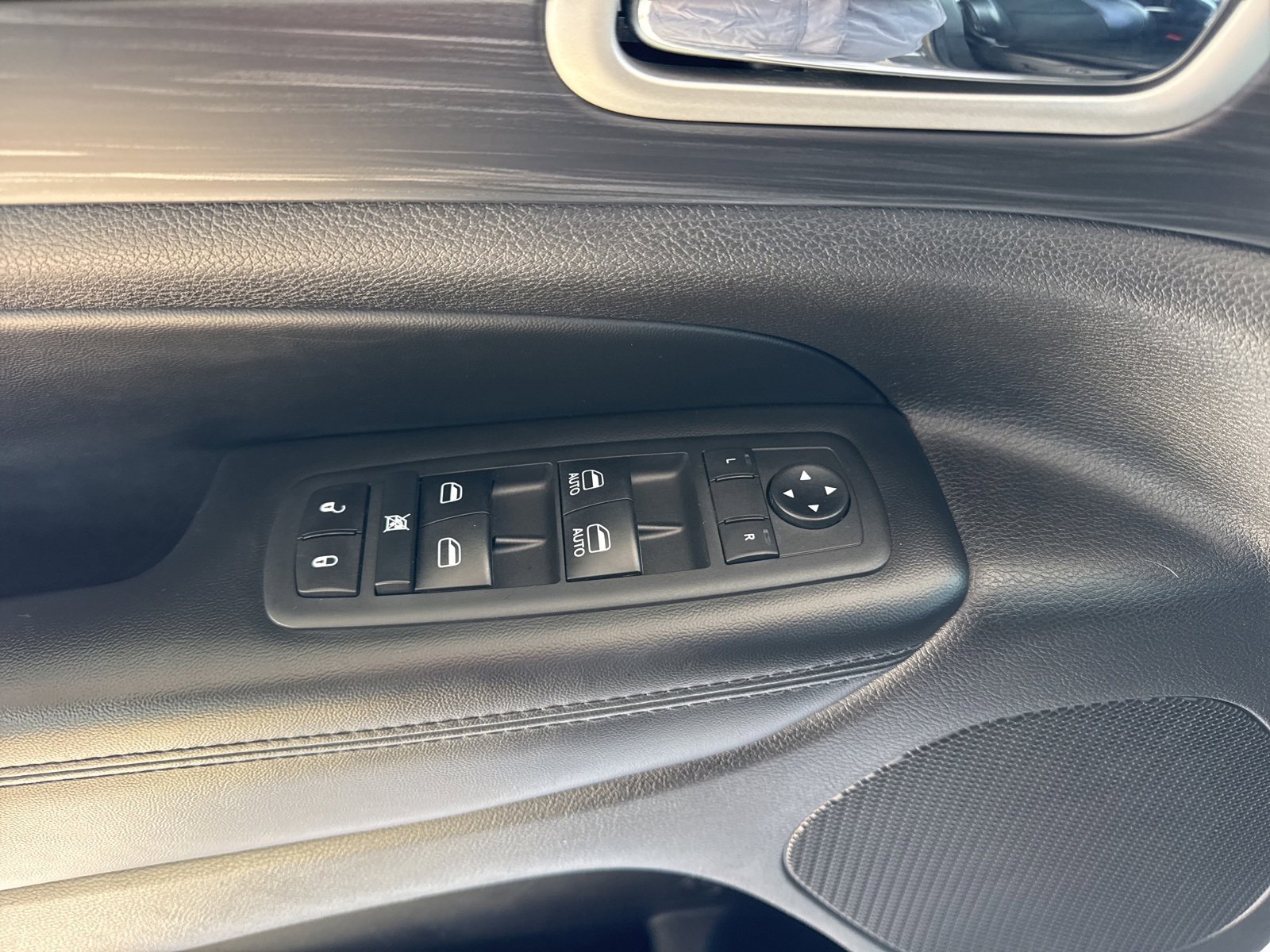 Used 2020 Jeep Grand Cherokee Altitude image 23