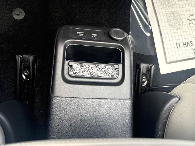 Used 2025 Nissan Ariya AWD image 19