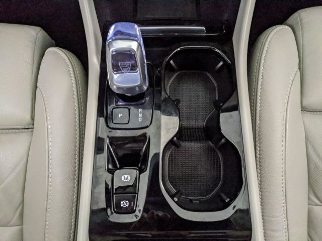 Used 2023 Volvo XC40 B5 Ultimate w/ Climate Package image 9