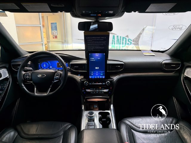 Certified 2023 Ford Explorer Platinum w/ Technology Package AWD/4WD image 16