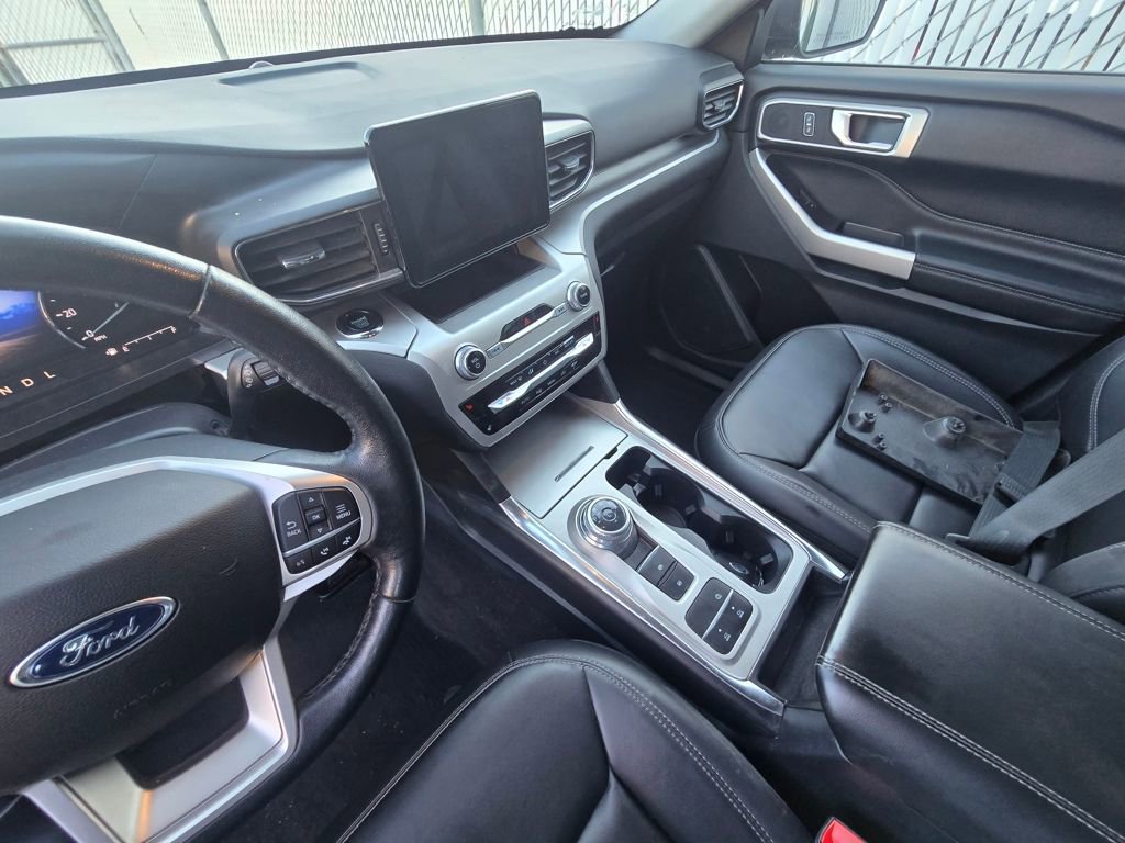 Certified 2022 Ford Explorer XLT w/ Equipment Group 202A image 13