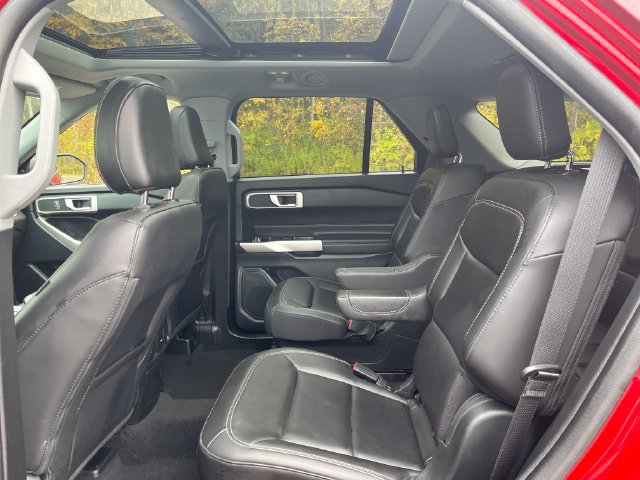 Certified 2023 Ford Explorer XLT w/ Equipment Group 202A AWD/4WD image 15