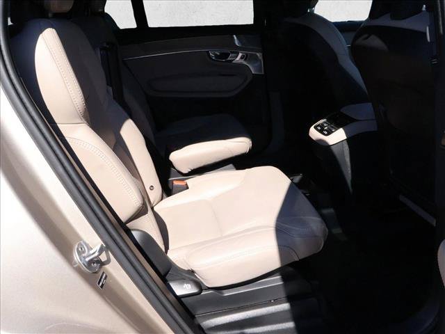Used 2025 Volvo XC90 B5 Ultra w/ Protection Package Premier AWD/4WD image 27