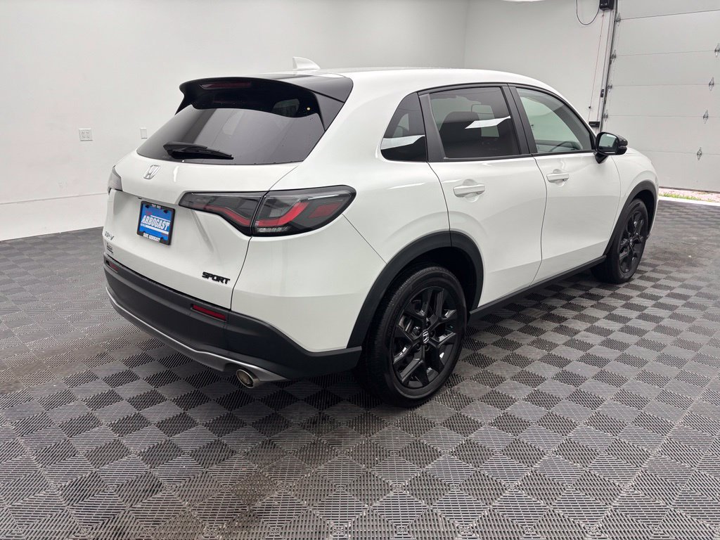 Used 2023 Honda HR-V Sport image 8