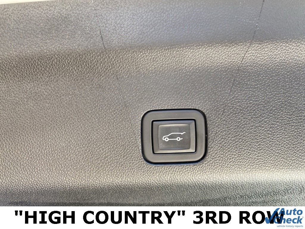 Used 2023 Chevrolet Suburban High Country image 17