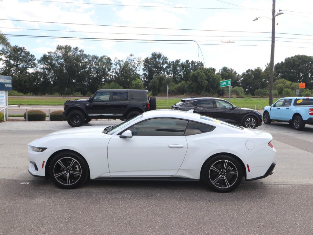 Certified 2024 Ford Mustang Coupe RWD image 5
