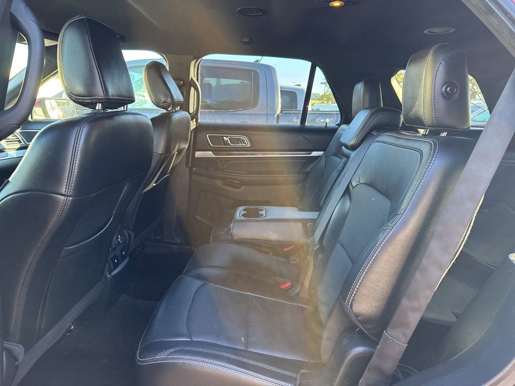 Certified 2018 Ford Explorer Limited w/ Ford Safe & Smart Package image 18