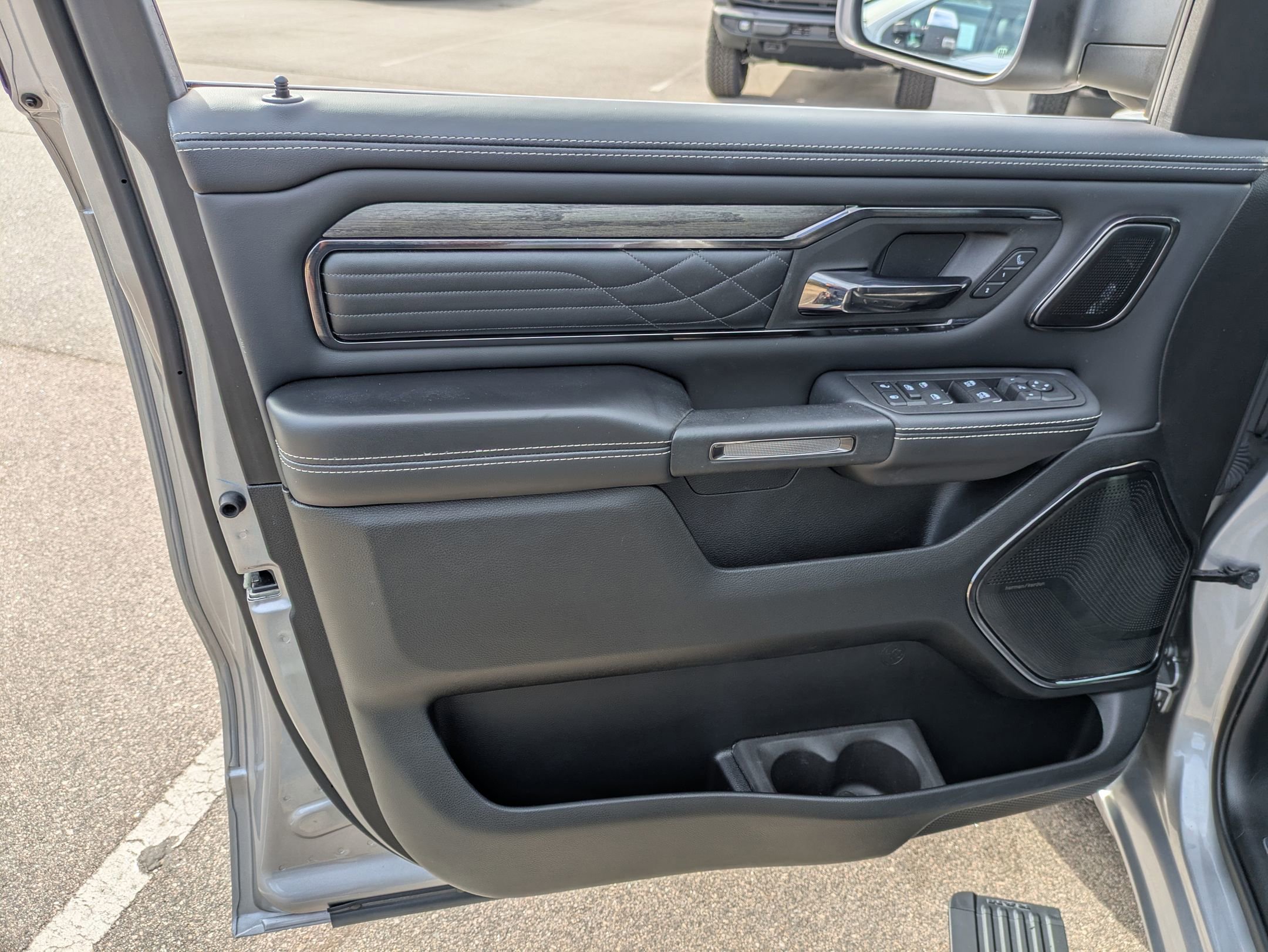 Used 2025 RAM 1500 Limited image 16