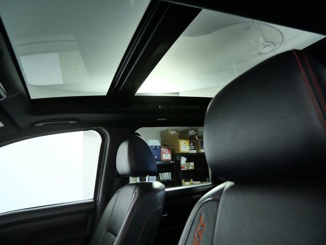 Used 2021 Nissan Titan PRO-4X w/ Pro-4x Convenience Package AWD/4WD image 18